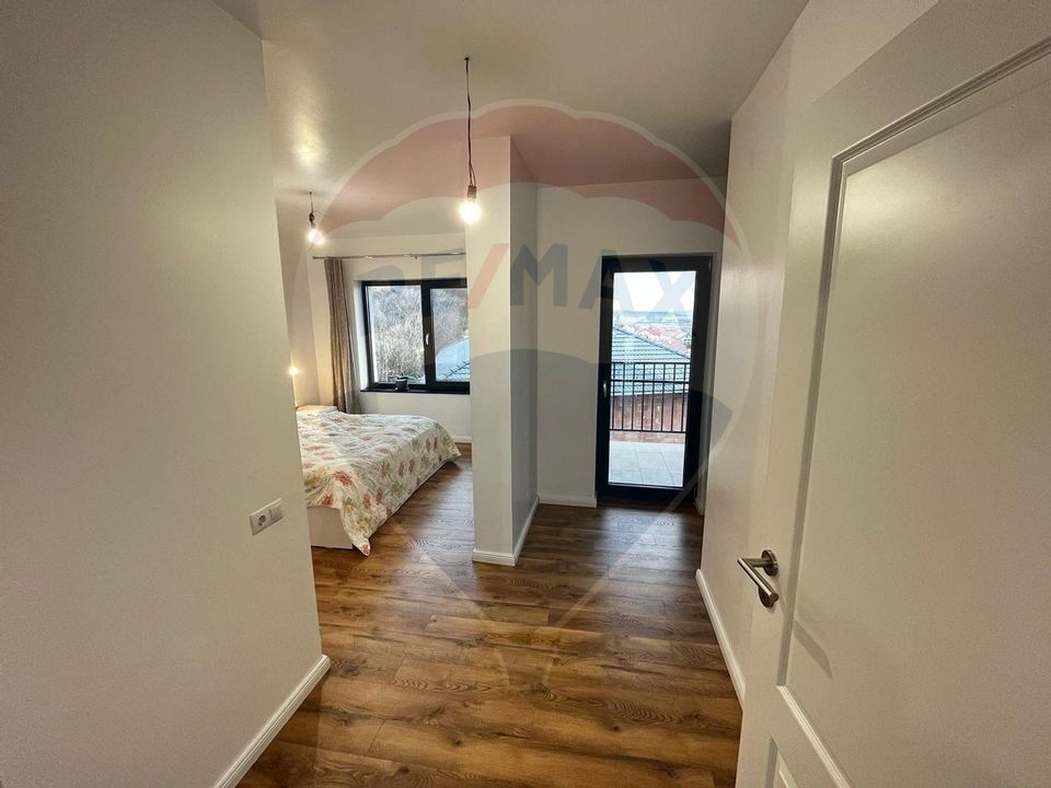 Casă individuală cu 4 dormitoare de vânzare str Planoarelor Dezmir