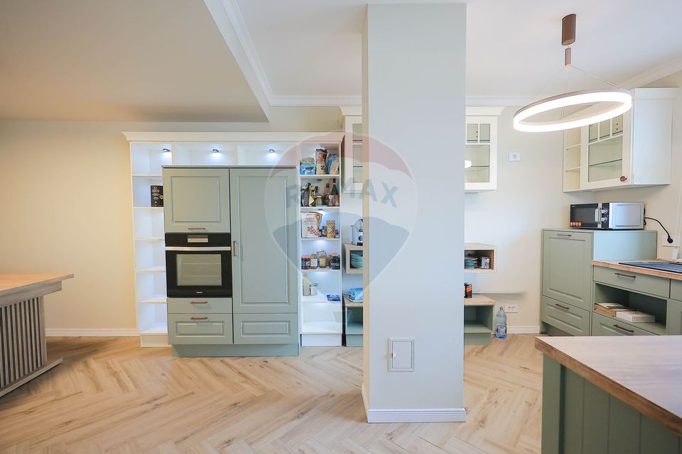 Apartament/Penthouse de Închiriat cu 3 Dormitoare și Terasă, Decebal