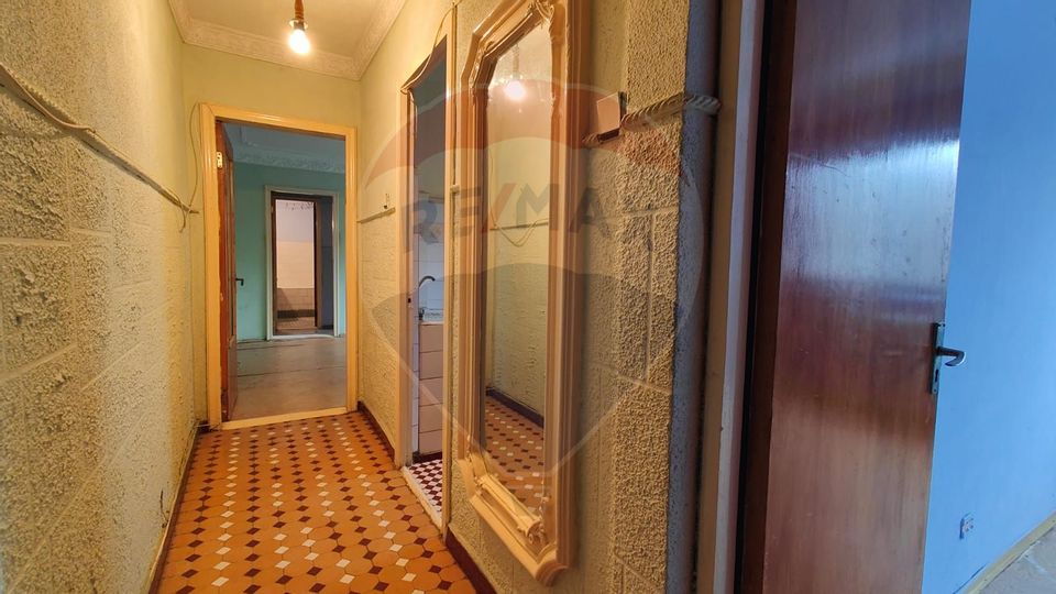 Apartament cu 3 camere de vânzare în zona Inel II Constanta