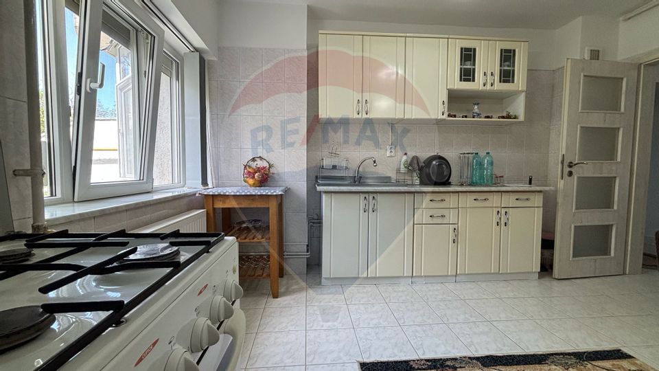 Apartament 2 camere de inchiriat-Faleza Nord in prima linie la mare