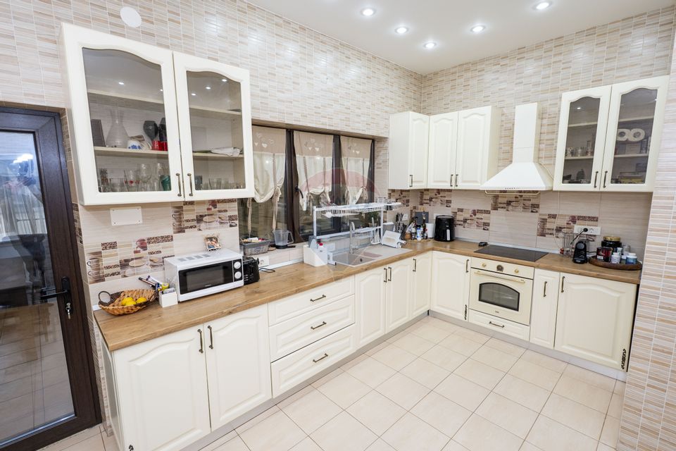 5 room House / Villa for sale