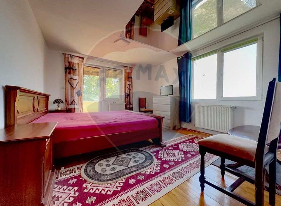 Casă / Vilă cu 6 camere de vânzare