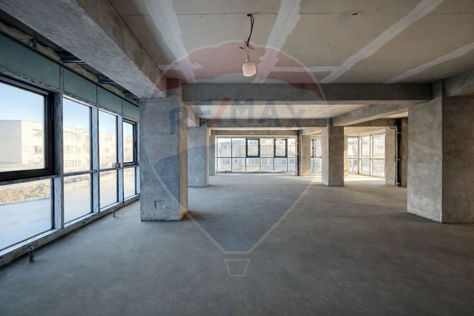 954.81sq.m Commercial Space for rent, Boema area