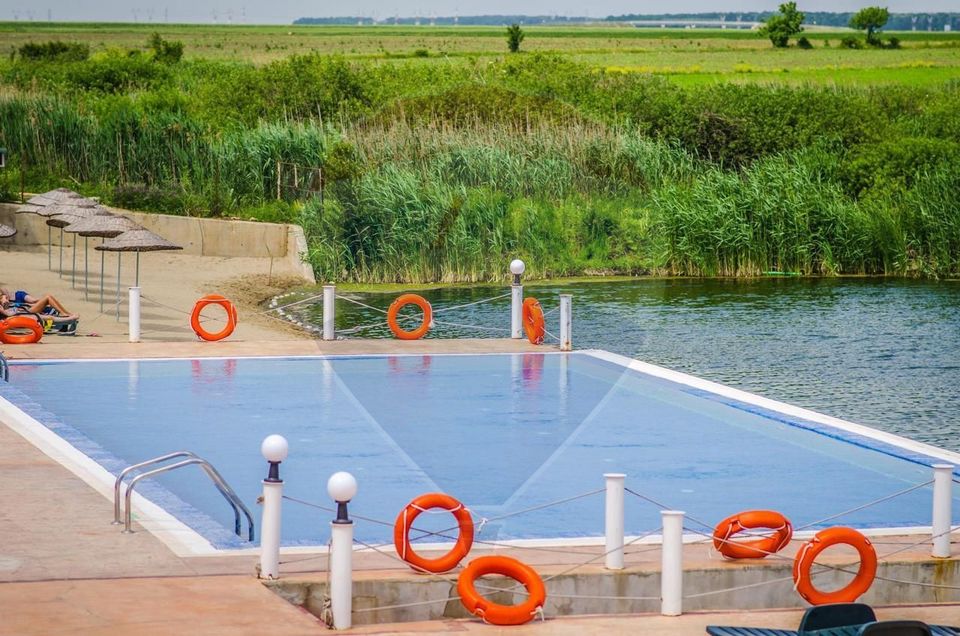 Apartament cu 2 camere de inchiriat - Cosmopolis - centrala proprie