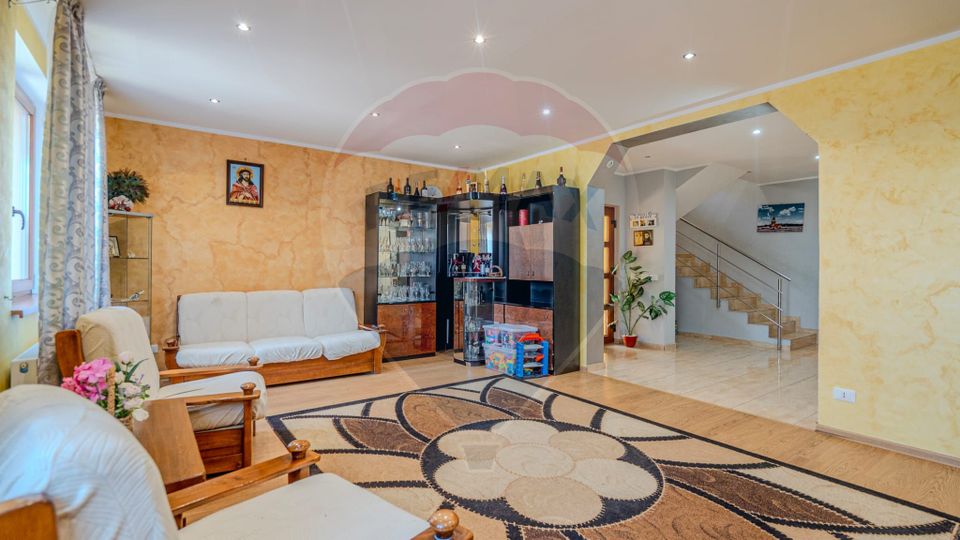 5 room House / Villa for sale