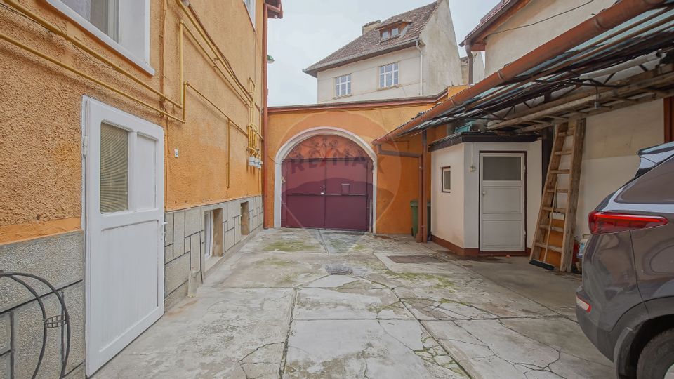 Proprietate versatilă, locuință sau investiție, central Brasov