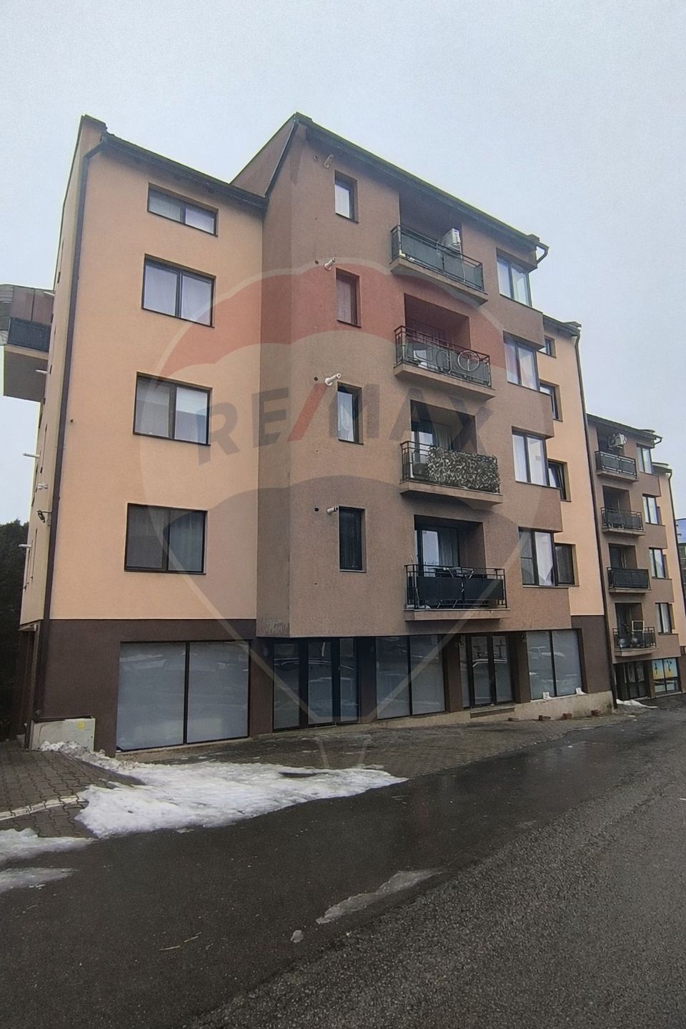 163.73sq.m Commercial Space for sale