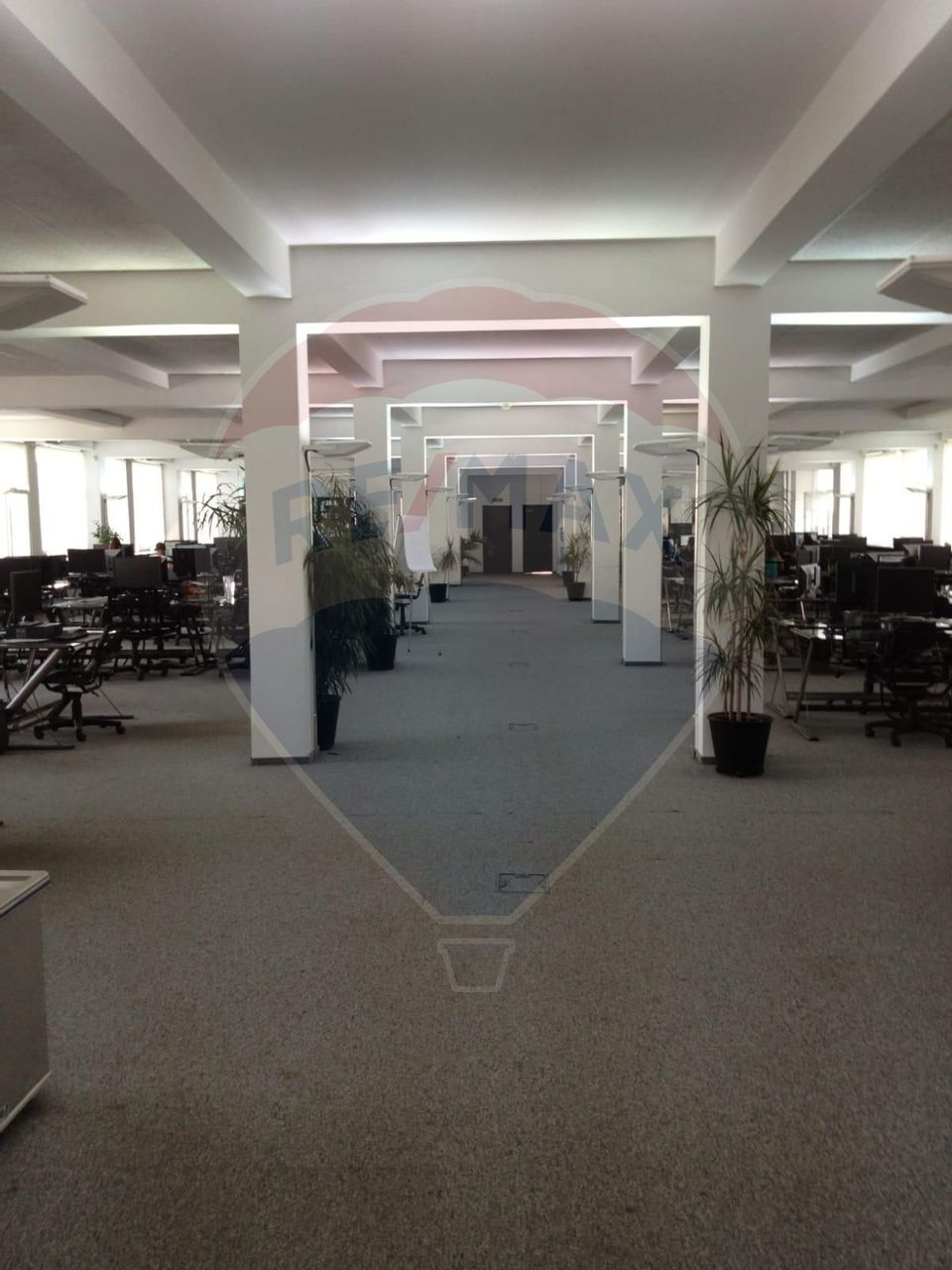 Spațiu de birouri de 4,000mp de vânzare în zona Industriilor