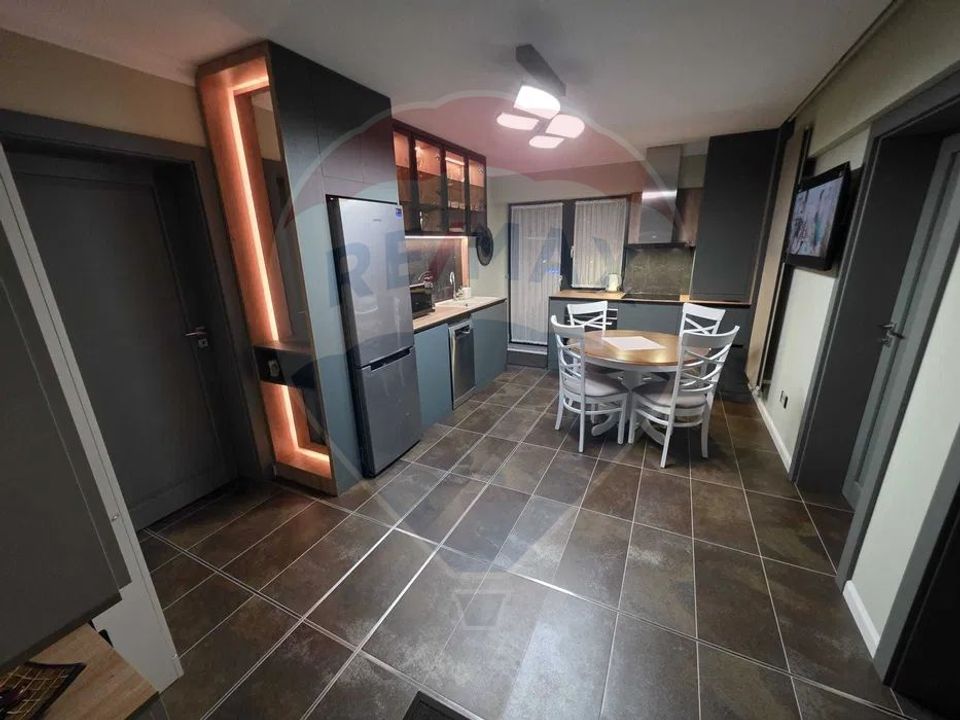 Apartament cu 3 camere de închiriat în zona Ultracentral