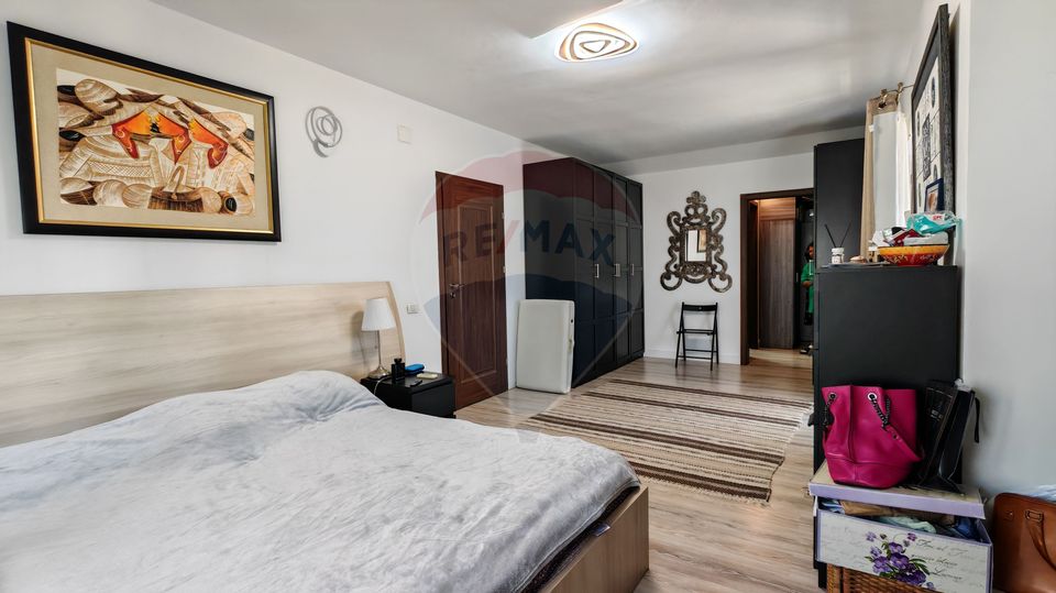 Casă / Vilă cu 5 camere de vânzare în zona Pipera