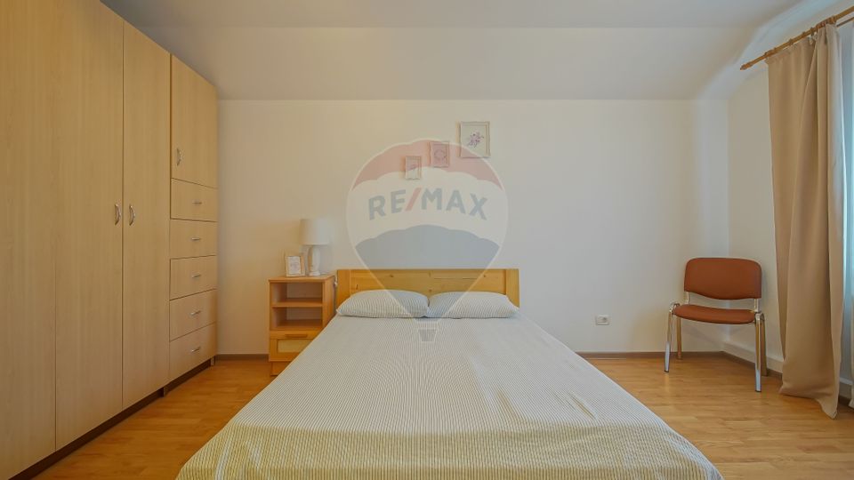 Vilă cu 6 camere de vânzare în zona Primaverii, Râșnov - Comision 0