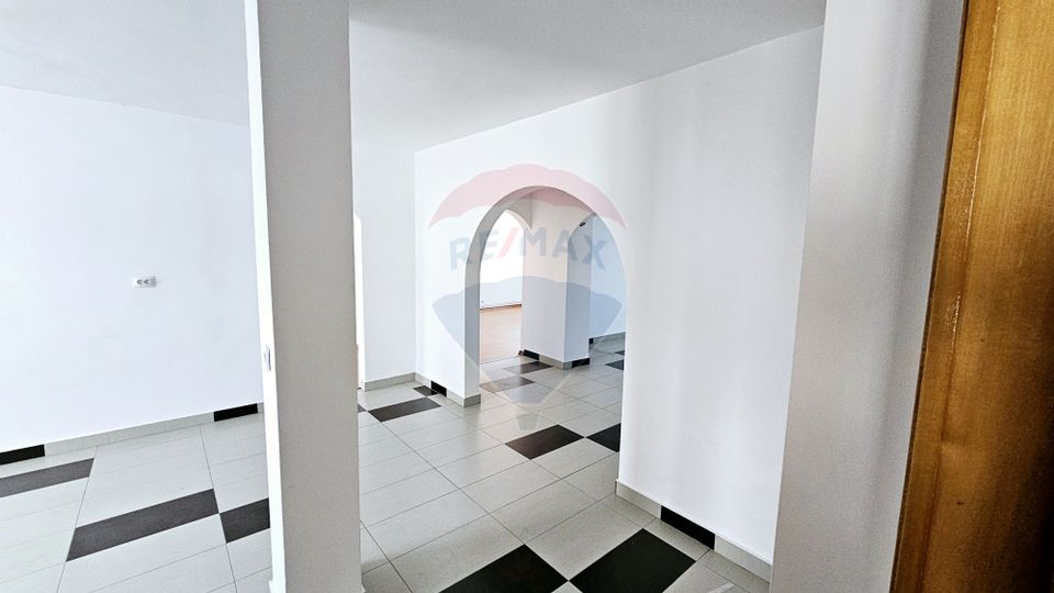 Apartament 4 Camere Precista