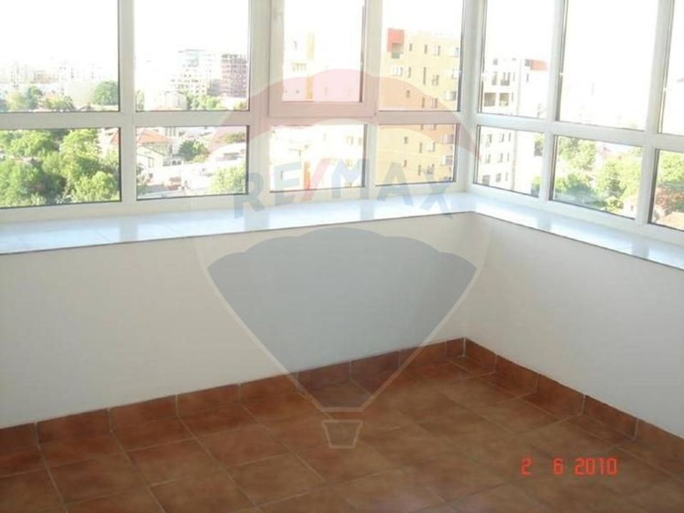 INCHIRIERE/Apartament spațios cu 4 camere – Bd. Unirii nr. 76