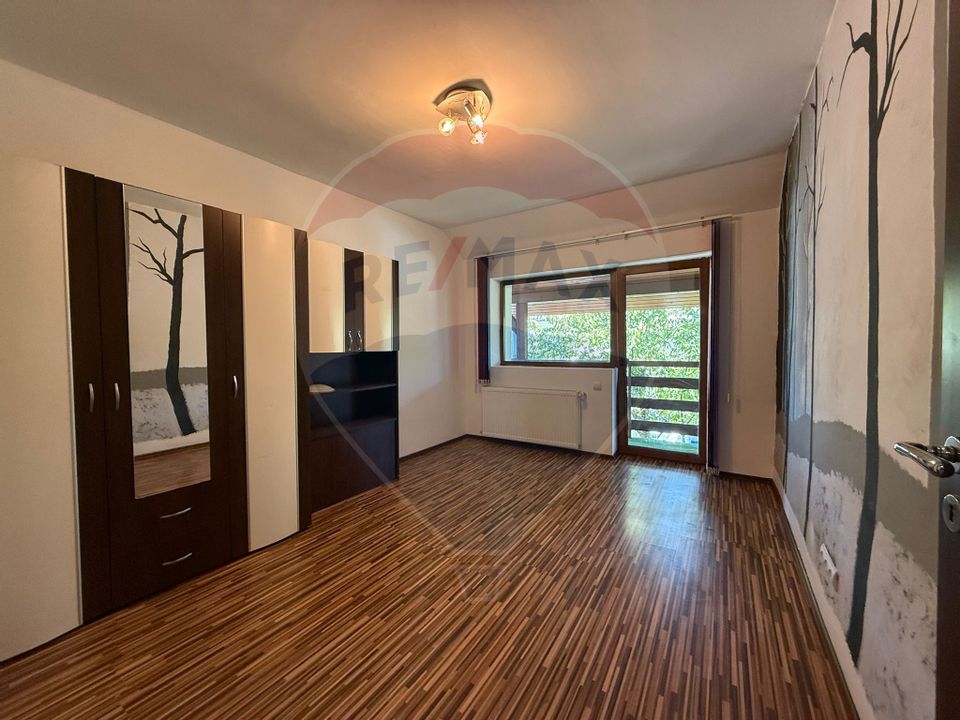 5 room House / Villa for sale