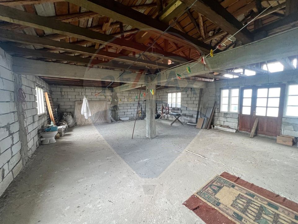 Casă / Vilă cu 6 camere de vânzare în com. Răcăciuni