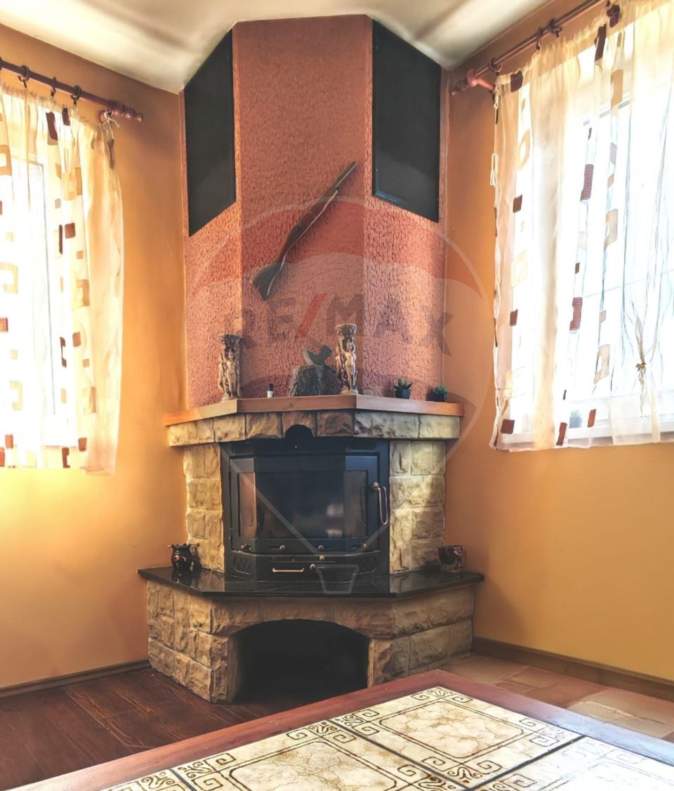 Casă / Vilă cu 5 camere de vânzare