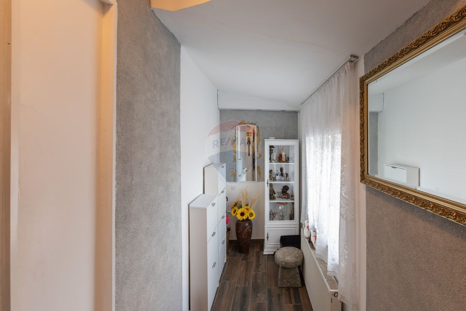 Casă / Vilă 4 camere de vânzare – Comuna Măgura, Str. Salcâmului