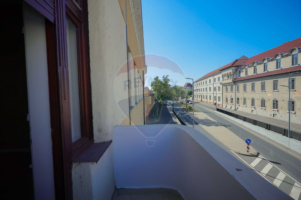 Apartament cu 2 camere de vânzare în zona Ultracentralǎ