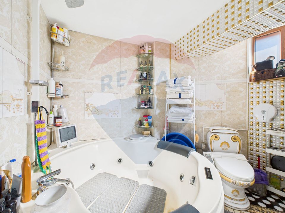 De vanzare| Casa cu piscina, saune si design elegant- Zona Matasari