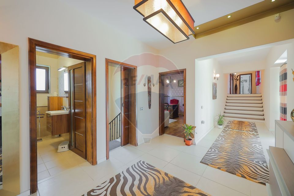 Vilă mediteraneană premium cu piscină, de vânzare, zona Dealuri Oradea