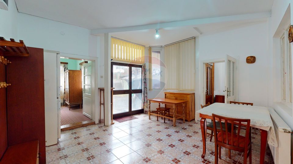 6 room House / Villa for sale