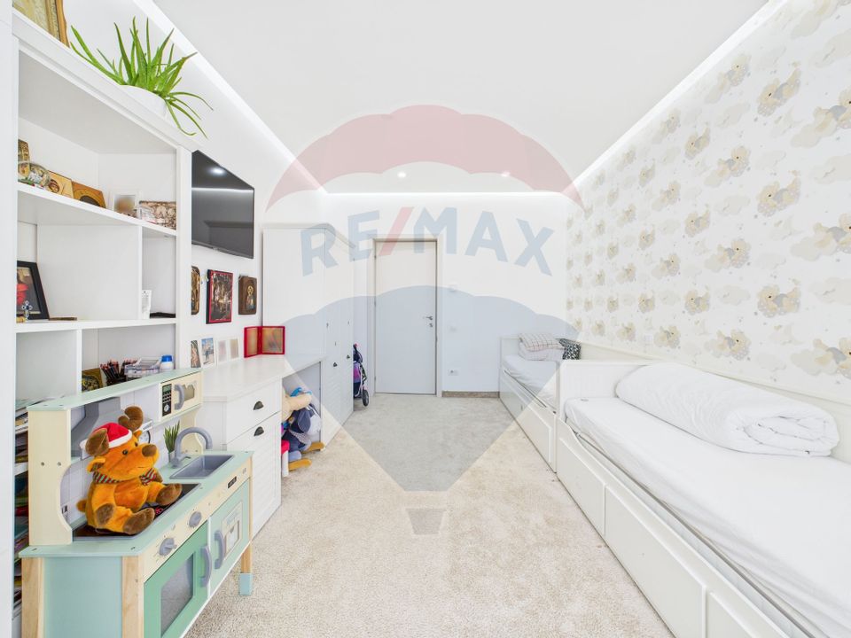 Apartament de vanzare - 3 camere 102mp + Terasa cu foisor 45mp