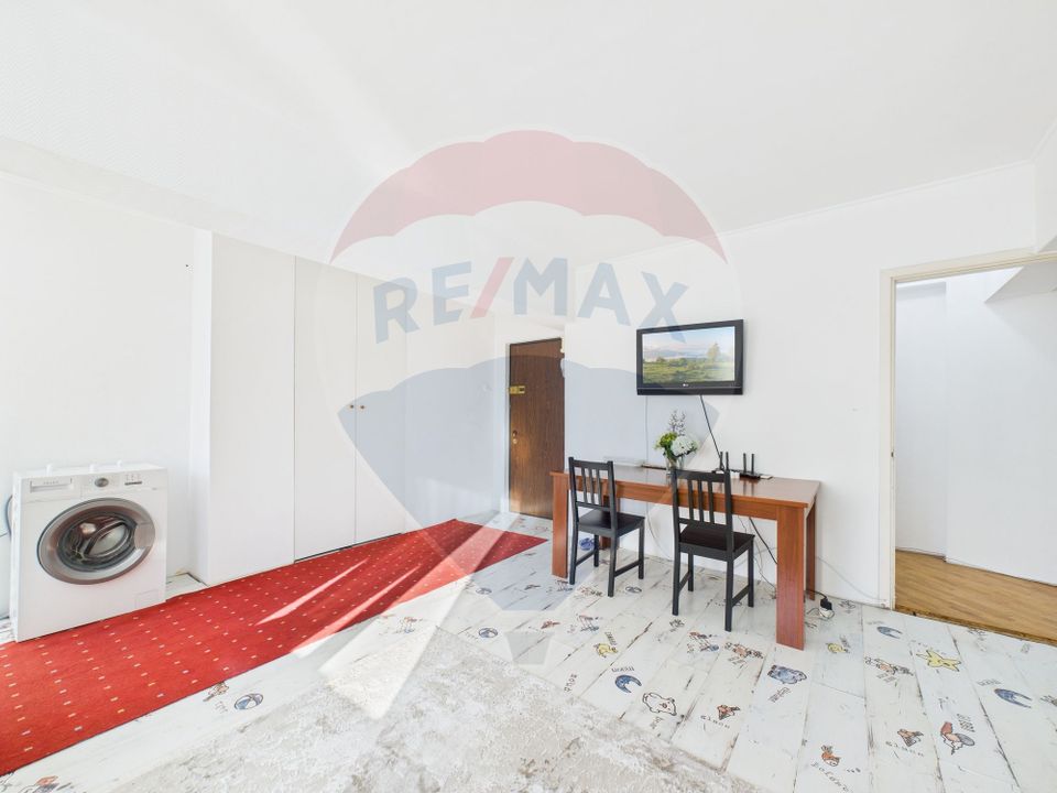 Apartament cu 2 camere de vanzare in Calea Victoriei nr 1