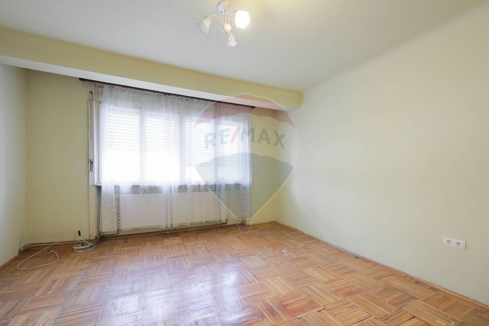 De vânzare Casă cu 3 camere  și teren 562 mp  str.  Louis Pasteur