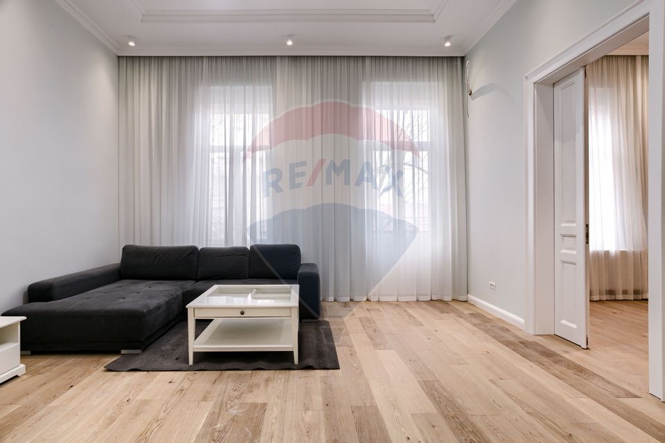 Apartament elegant într-o clădire istorică – Piața Mică, Arad