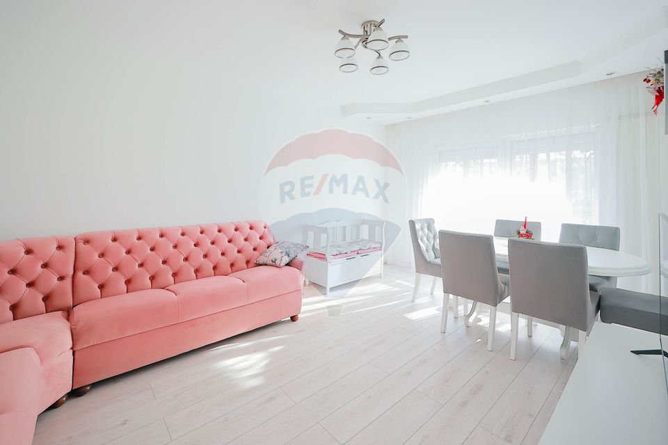 3 room Apartment for sale, Decebal area