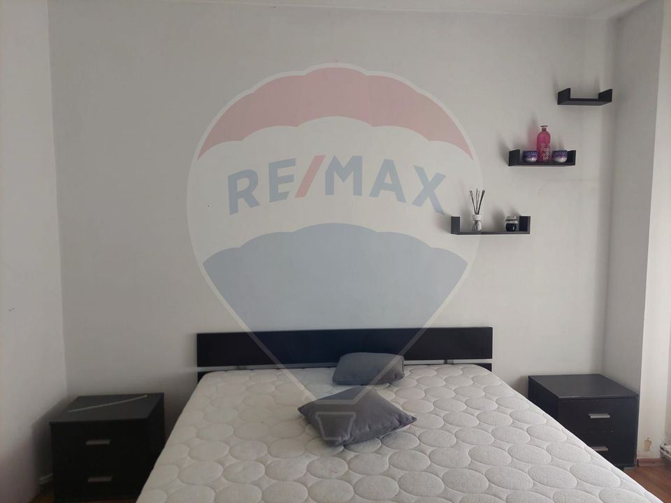 Apartament de inchiriat 4 camere decomandat Bacau