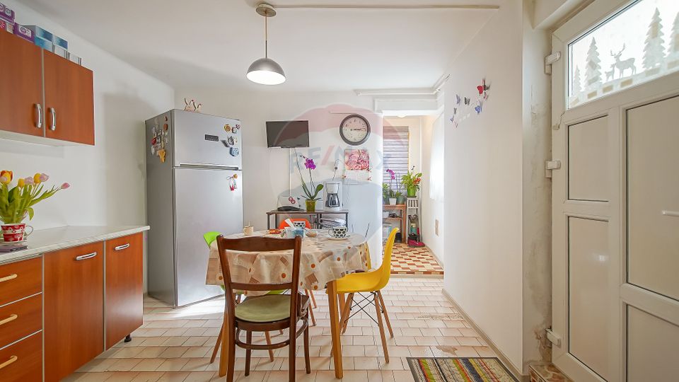 Casă cu două corpuri+teren 230 mp De Vanzare, Strada Carierei, Brașov