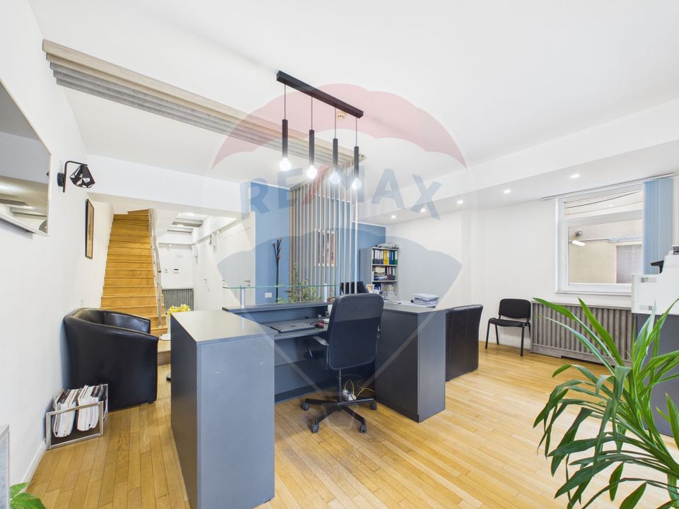 Office space in apartment 105 sqm for sale in P-ta Unirii area