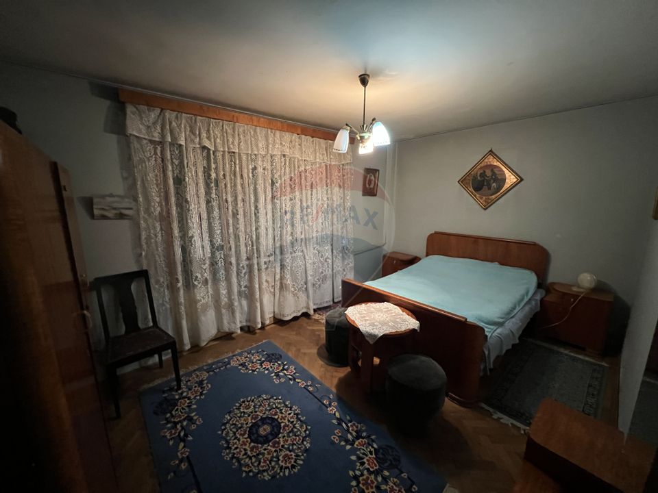 Apartament Scoala nr.2, 4 camere zona Ramada