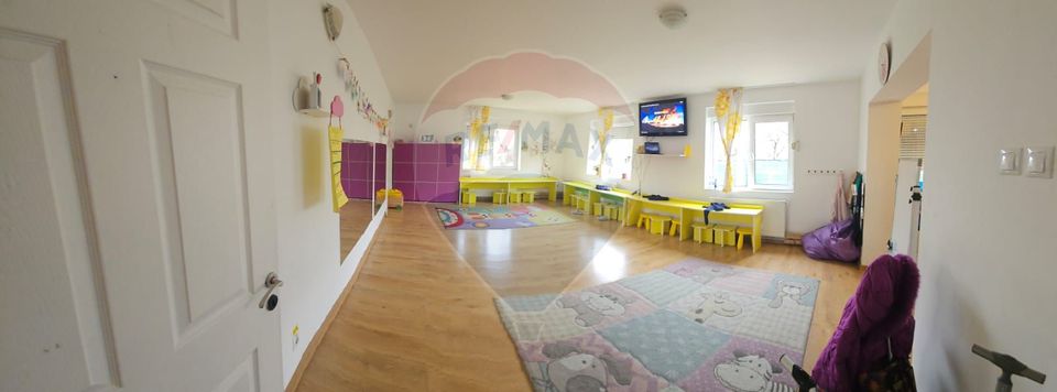 Casă / Vilă cu 6 camere de vânzare în zona Ozana-Pallady