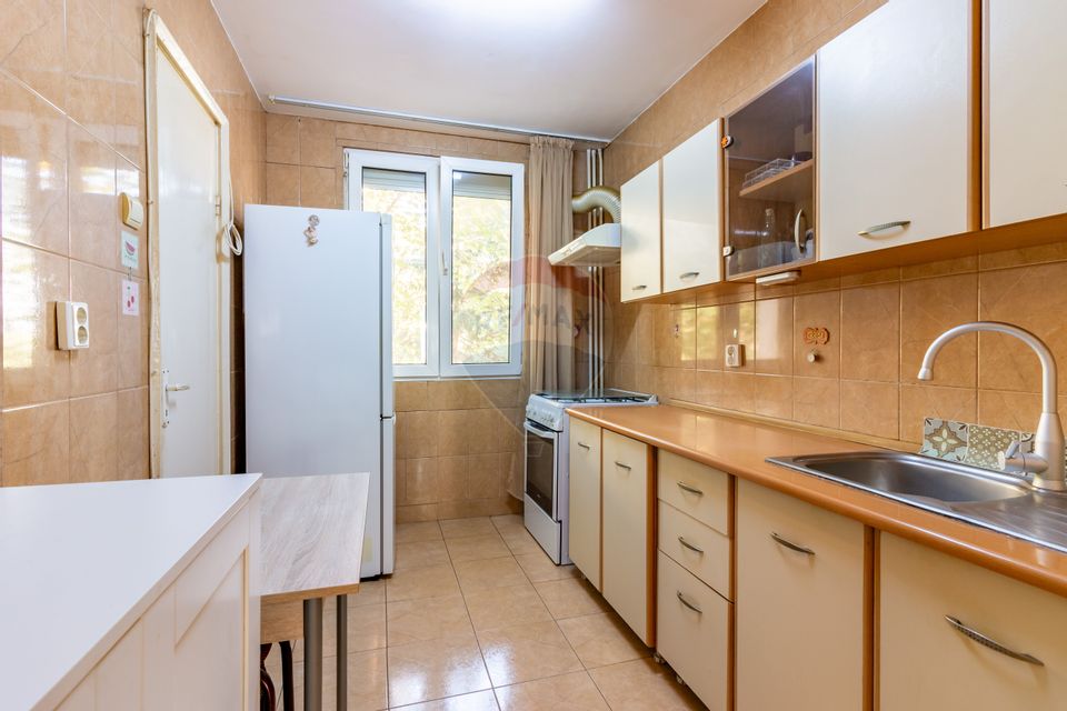 3-room apartment for sale in the area of 1 Decembrie 1918 / Titan