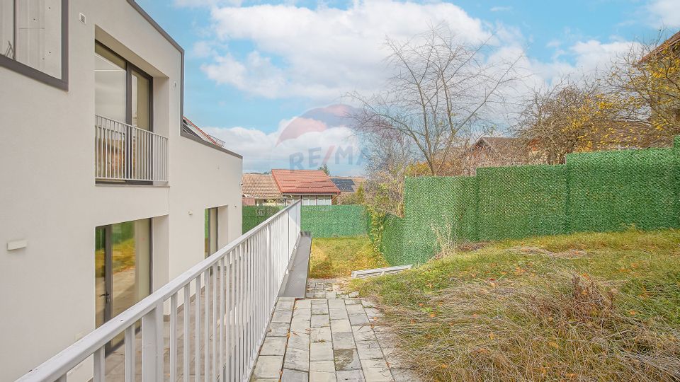 Armonie între tradiție și modernitate – Vilă contemporană în Brasov