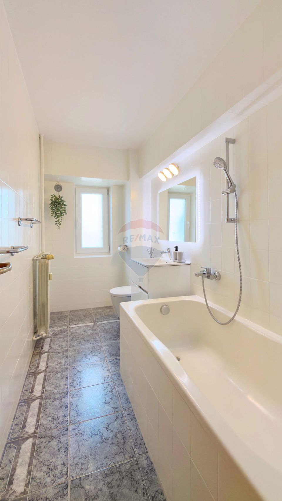 4 Camere Piata Alba Iulia 102 mp vedere Bd. Unirii si Casa Poporului