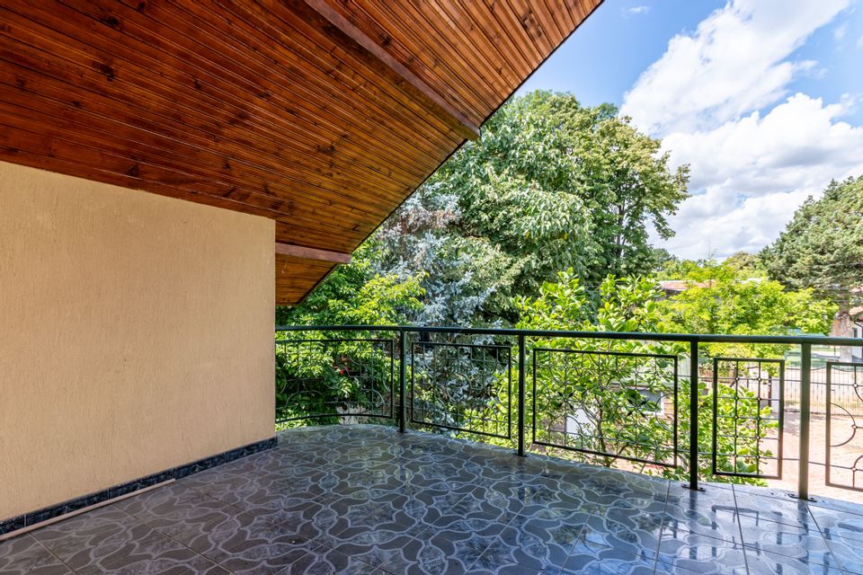 Snagov Villa for Sale | Pool, Orchard, 8 Rooms | 3077 sqm land