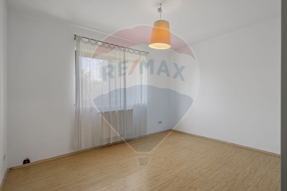 Casa individuala spatioasa cu 6 camere, cu gradina de 572 mp in Gulia