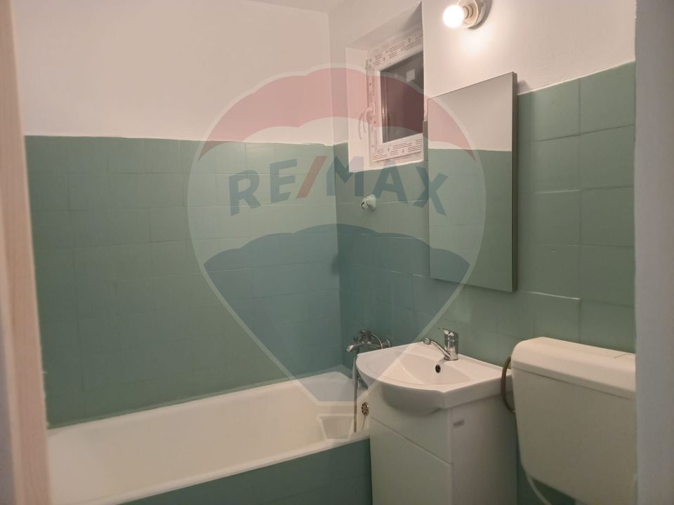 Apartament 2 camere etj 1 /10 nemobilat în zona Aurel Vlaicu