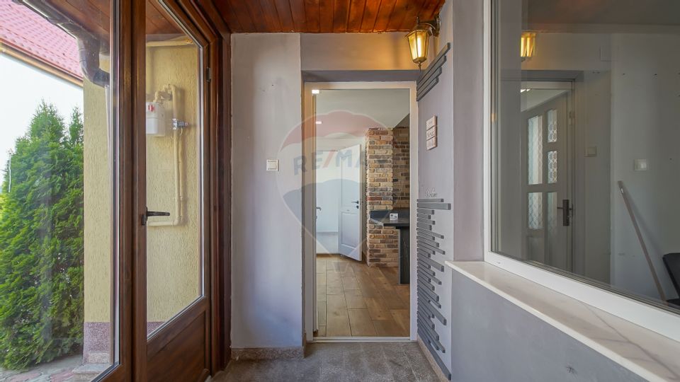 8 room House / Villa for sale, Aurel Vlaicu area