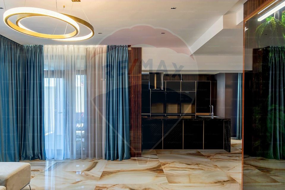 Casă / Vilă cu 4 camere de vânzare în zona Central