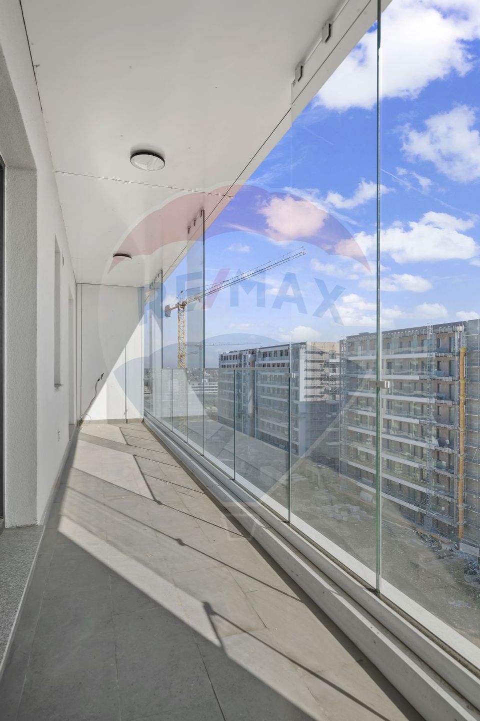 Large 2-room apartment for sale in Pipera area