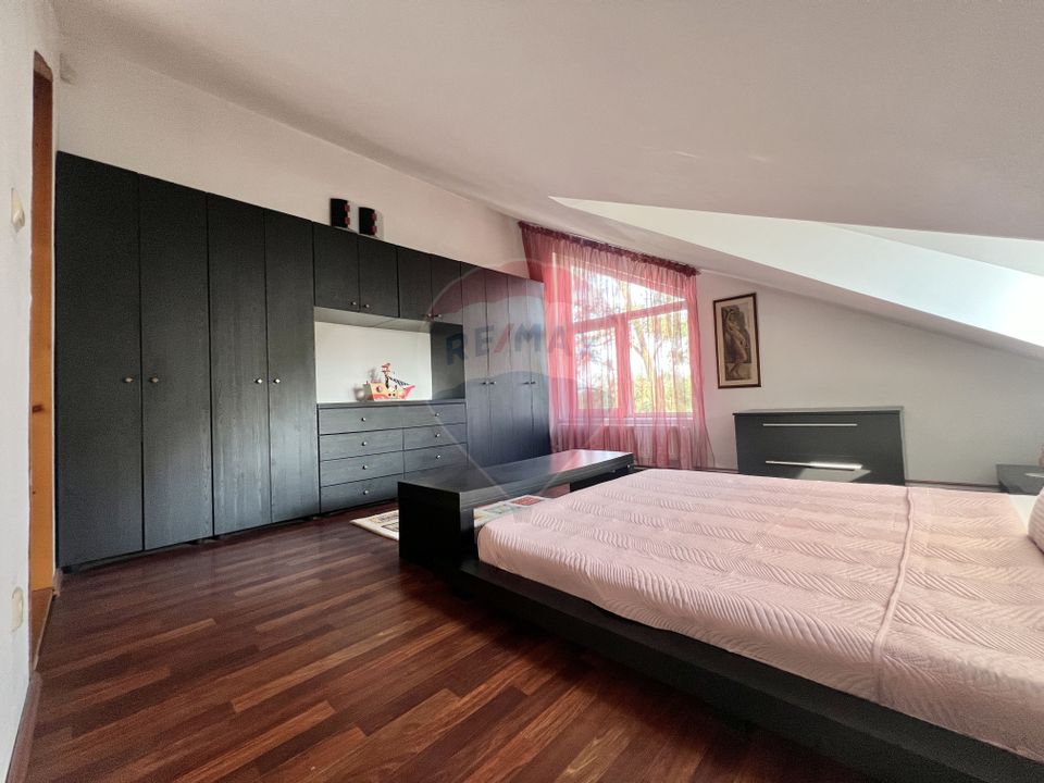 8 room House / Villa for sale