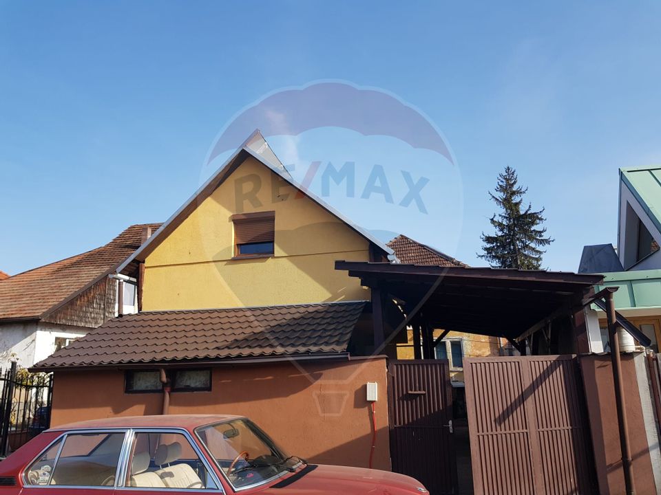 Casă cu curte acoperita de inchiriat, centrul vechi (BM)