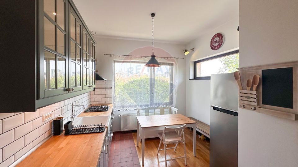 Vila cu doua unitati locative de inchiriat în zona de Nord / Sisesti