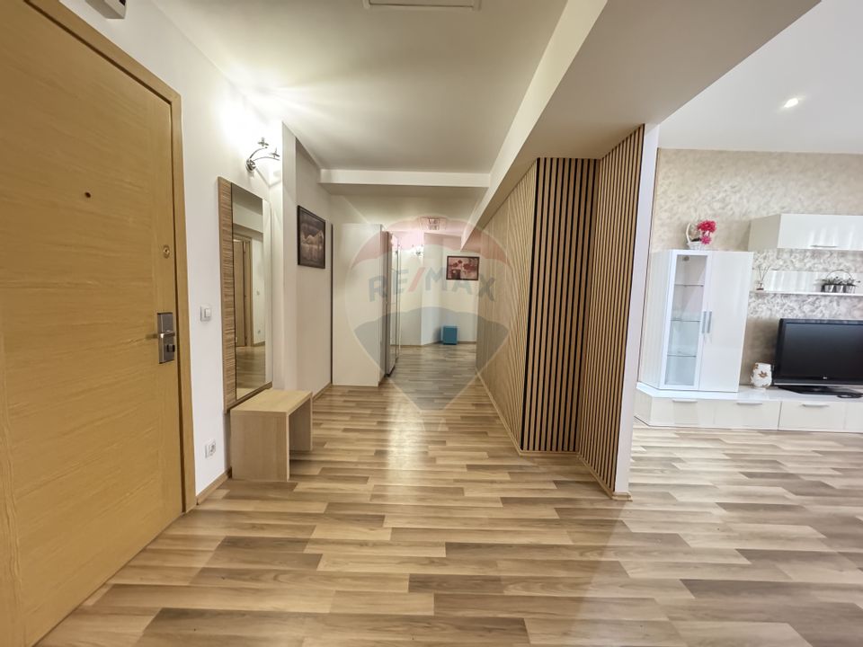 Apartament de inchiriat 3 camere, spatios, parcare, Rin Grand Hotel