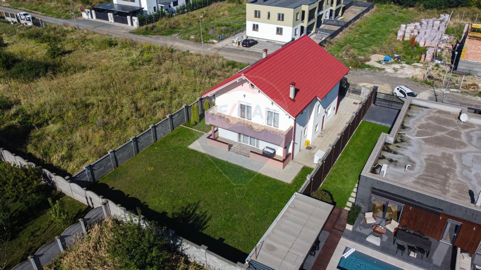 6 room House / Villa for sale