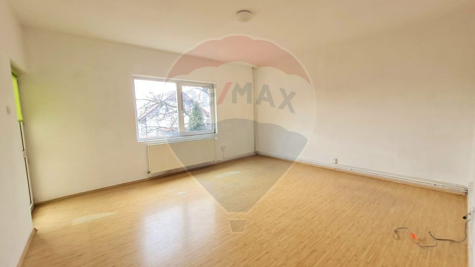 Spațiu de birouri de închiriat în casă 318 mp în zona Între Lacuri